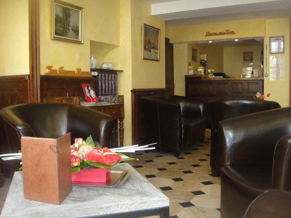 Hotel L' Ecu Montbard Exterior photo
