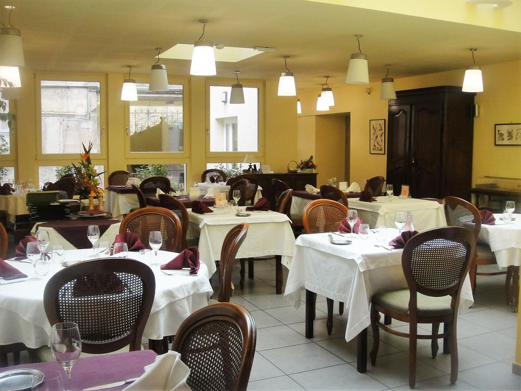 Hotel L' Ecu Montbard Exterior photo